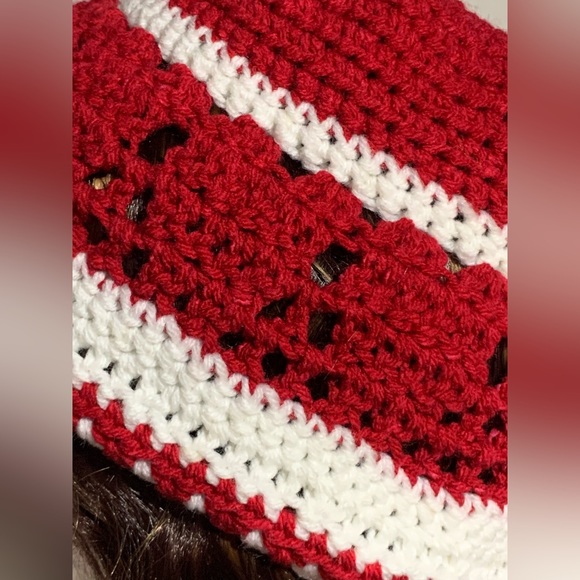 Handmade Red Heart Beanie Hat - Picture 6 of 7